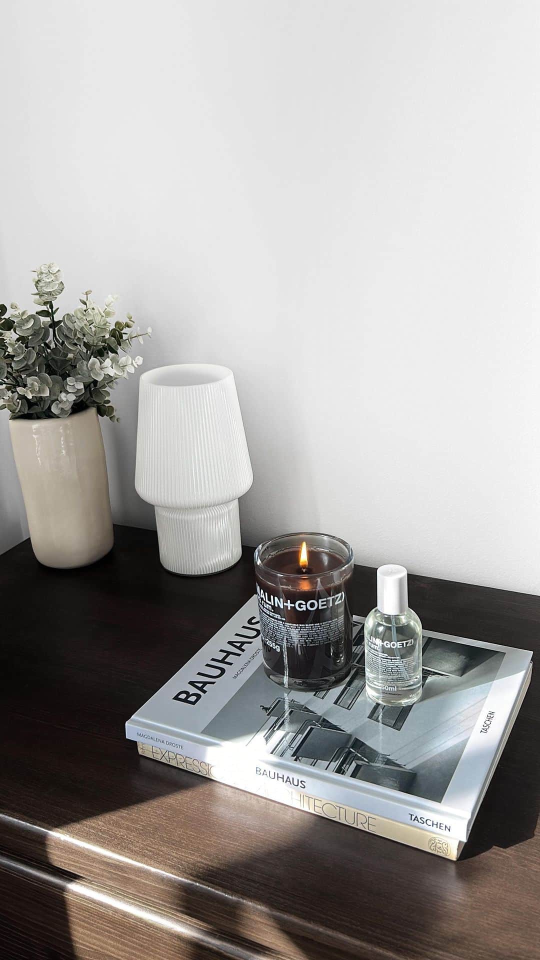 マリン&ゴッツのインスタグラム：「a duo designed to elevate your senses.  our dark rum eau de parfum + candle duo is a refreshing reinvention of a traditionally dark + spicy scent for you + your home.   that’s the spirit.」