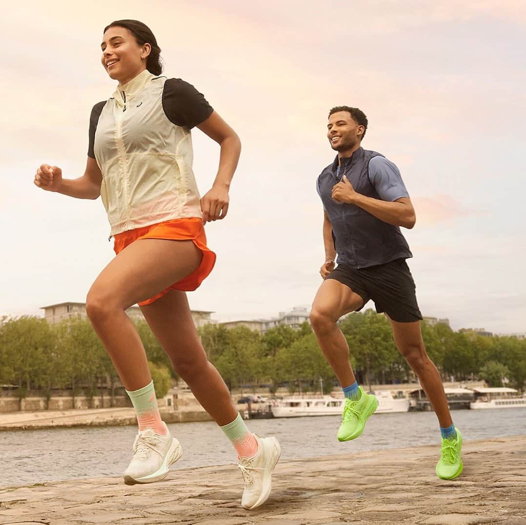 ASICS Americaのインスタグラム：「Just arrived: The NOVABLAST™ 4 shoe is here. Add bounce to every step and move your mind with ASICS.   #SoundMindSoundBody #MoveYourMind #NOVABLAST」