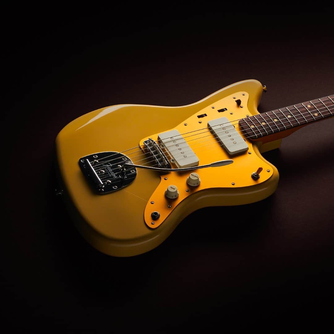 Fender Guitarさんのインスタグラム写真 - (Fender GuitarInstagram)「From the golden age of surf to the new wave and beyond. Introducing the Vintera II 50s Jazzmaster. Ft. @thetwinshadow. Visit the link in bio to learn more.」12月2日 1時58分 - fender