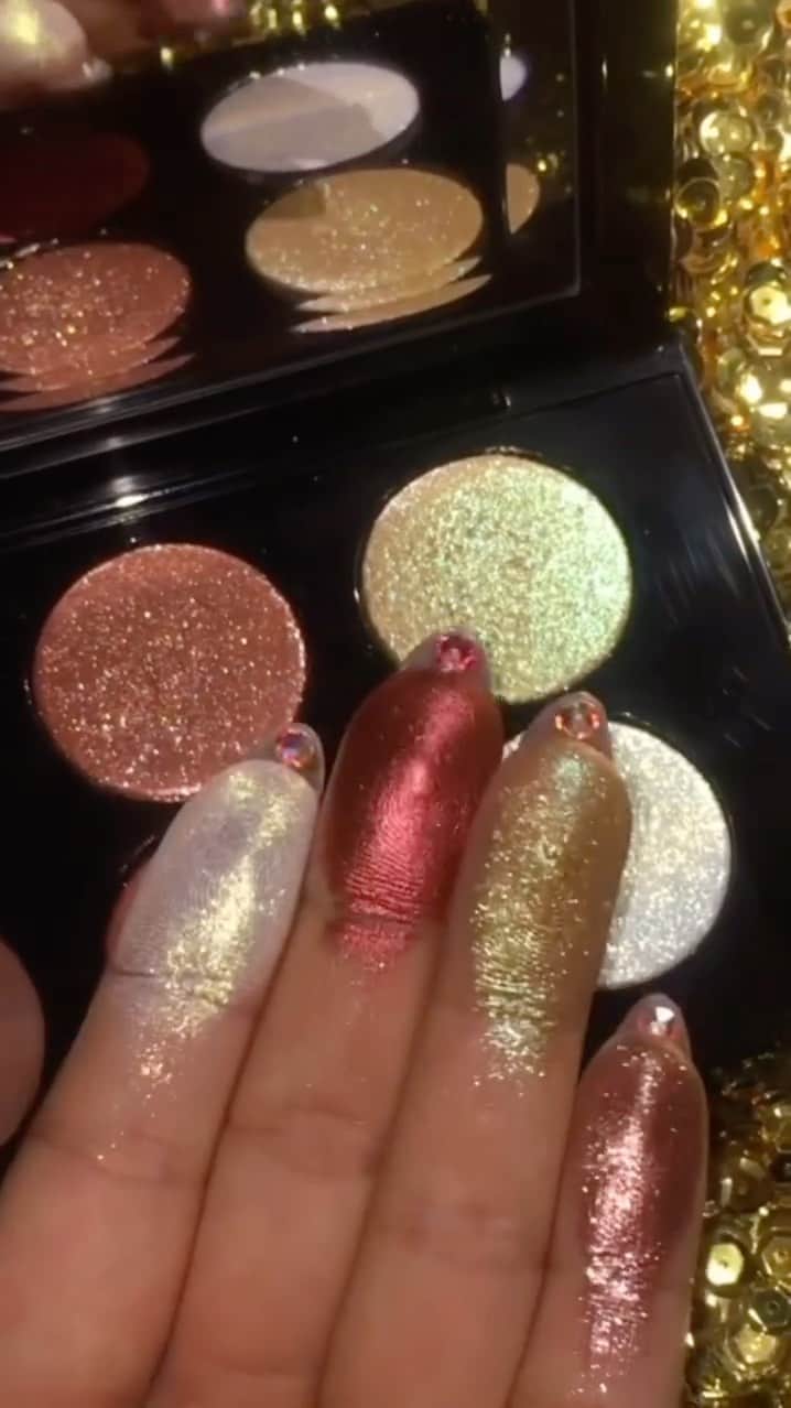 パット・マグラスのインスタグラム：「BACK IN STOCK: MOTHERSHIP V⚡⚡⚡ Each shade is uniquely resplendent; offering the most sumptuously sensorial application.  Powerfully pigmented with exceptional payoff and extraordinary blendability, these lush textures glide and blend flawlessly while staying effortlessly in place ⚡⚡⚡ Shop NOW at PATMcGRATH.COM」