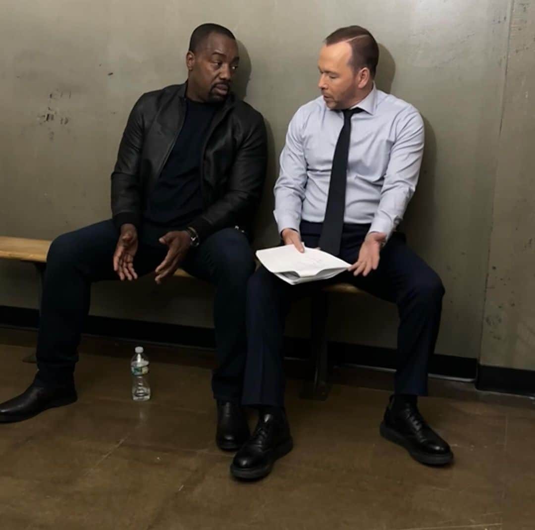 ドニー・ウォルバーグのインスタグラム：「Week 1 - Season 14! Thank you @malikyoba! It was an honor, and a pleasure, to work with you again! I came back to set just hoping to get back into the flow, and to shake off some rust, but ended up doing some of the best work I’ve gotten to do in a very long time - with one of the best to do it. Thank you for being you, for sharing your wisdom and for helping me to be better at what I aspire to do. Appreciate you! Thanks also @anissafelix & @leeprincejay for your amazing work and Ian Biederman for making it happen! @#BlueBloods @bluebloods_cbs ❤️」