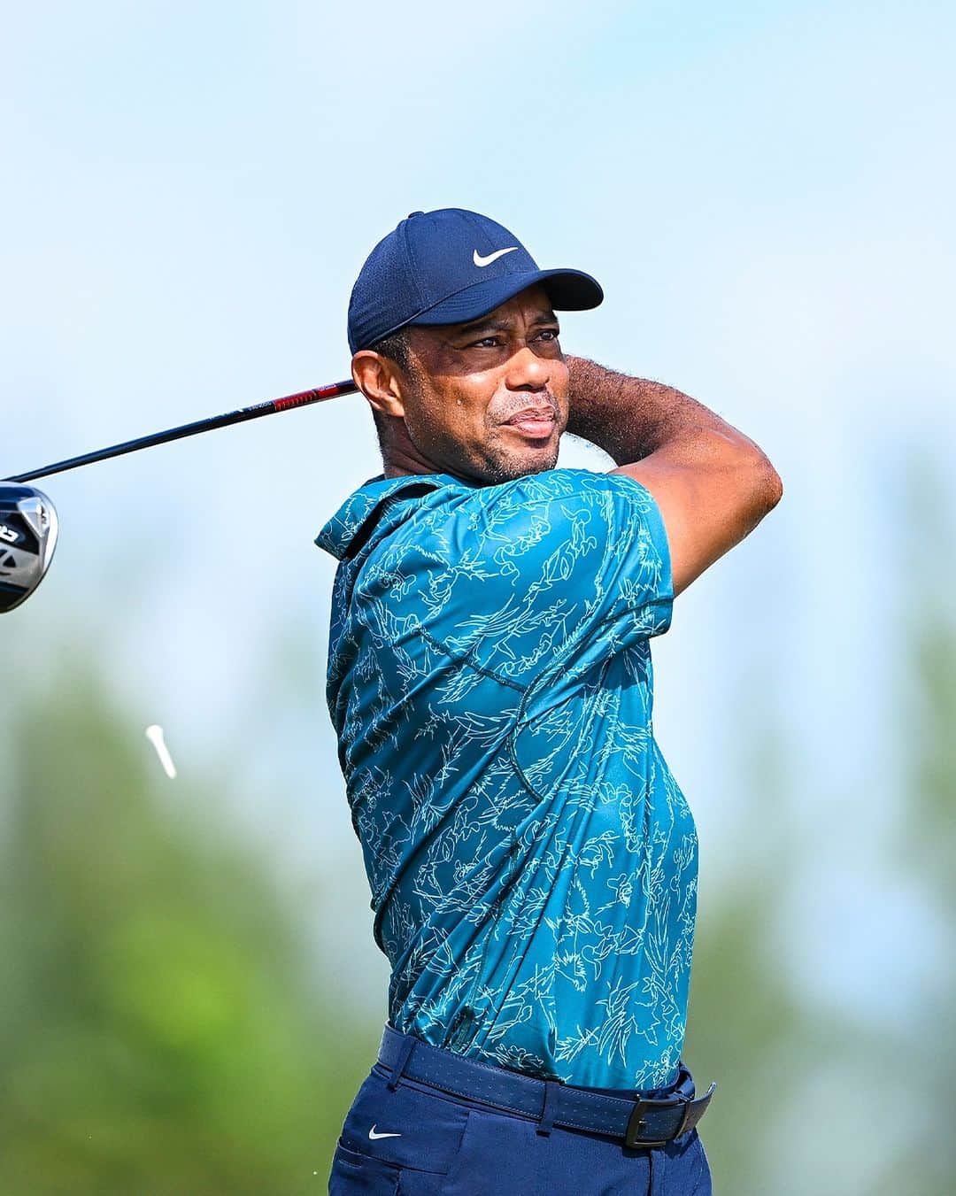 テーラーメイド ゴルフのインスタグラム：「FOUR UNDER thru 9. 🔥 @tigerwoods is setting the tone early. #TeamTaylorMade」