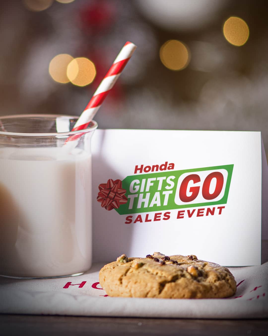 Honda Powersports USのインスタグラム：「Fresh-baked Holiday deals on CRF trail bikes and Gold Wings during our annual Gifts That Go sales event. 🎁」