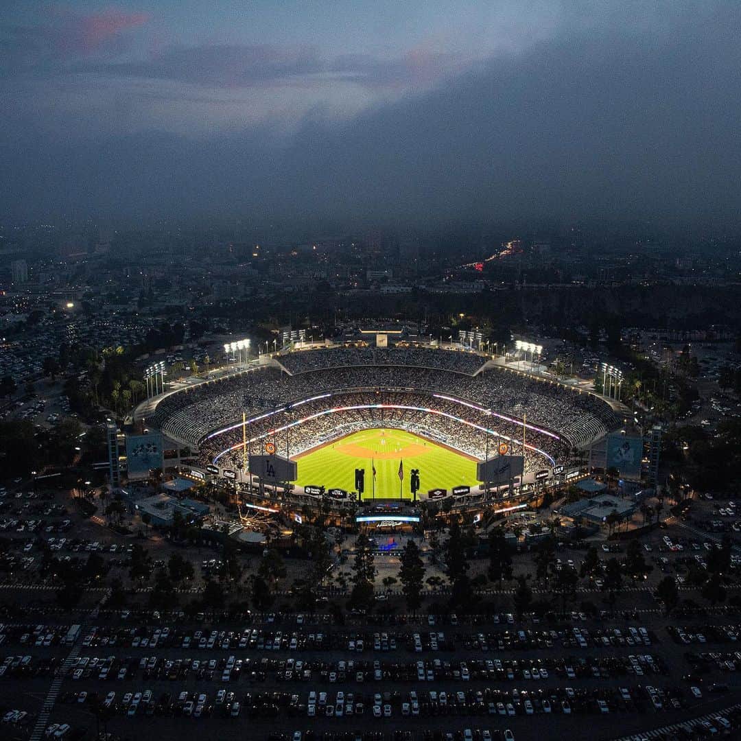 Los Angeles Dodgersのインスタグラム：「Hi Instagram, my name is Dodger Stadium and I’m new here.」