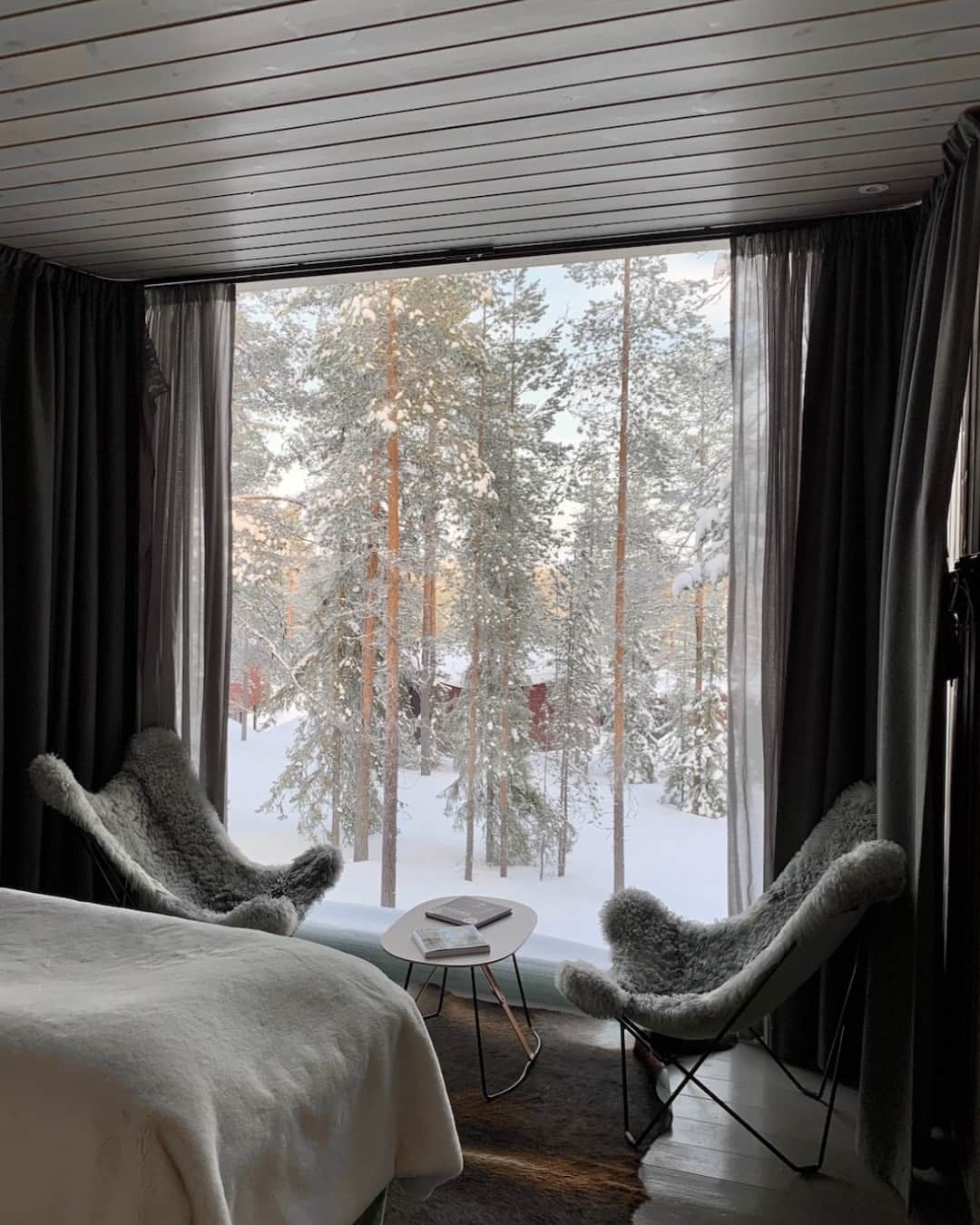 PicLab™ Sayingsさんのインスタグラム写真 - (PicLab™ SayingsInstagram)「Woke up in a winter wonderland in Lapland, Finland. We are here for these extra cozy vibes! Are you more into winter destinations like this one, or do you always lean towards a tropical destination?  🎥 @lumadeline 📍 @arctictreehousehotel」12月2日 3時11分 - paradise