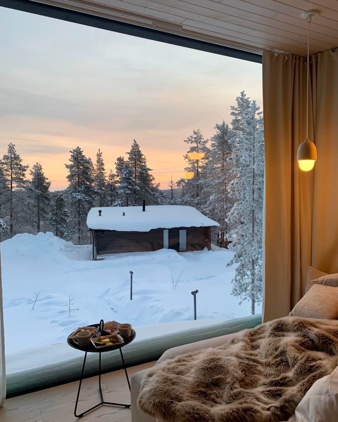 PicLab™ Sayingsさんのインスタグラム写真 - (PicLab™ SayingsInstagram)「Woke up in a winter wonderland in Lapland, Finland. We are here for these extra cozy vibes! Are you more into winter destinations like this one, or do you always lean towards a tropical destination?  🎥 @lumadeline 📍 @arctictreehousehotel」12月2日 3時11分 - paradise