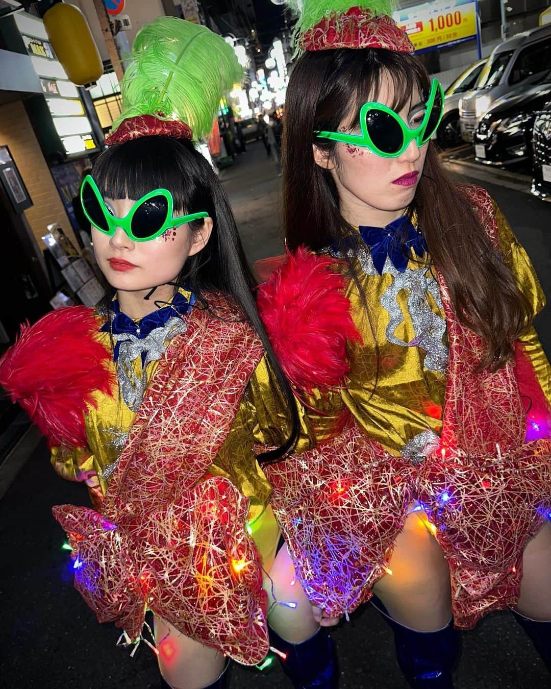 新野彩乃さんのインスタグラム写真 - (新野彩乃Instagram)「. 🃏It's showtime ball🃏 @showtime_showta   Alice in wonderland🐰♥️🫖  👯‍♀️Tag team Runway w/ @shlorlchqn   🎩Dress code Tweedle Dee&Dum  私がRunwayを歩き始めてから今まで 何回戦って何回負けたか分からないくらいの戦友であり 素敵なRunway Queen、しおりさんとのtag🤝  こだわりの衣装沢山褒めてもらって嬉し楽しでした❤️‍🔥  しょうたさんのお誕生日を 今年も大阪でお祝い出来て光栄です🥂 素敵な一年になりますように🌈  Thank you  for judging! @chiseninja  @omari_wiles  @bigbigbigbaby  @koppimiza  @amazonerika  　 photo by @ananay__a  . . . . . #vogue #voguer #dancer #ballroom #thecategoryisrunway #tagteamrunway #stagecostume #japanesegirl #It'sshowtimeball #aliceinwonderland」12月2日 20時55分 - uare_ayn73