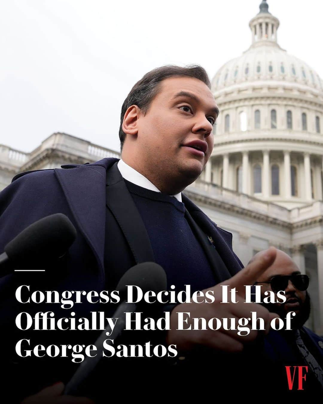 Vanity Fairのインスタグラム：「George Santos was expelled from Congress in a bipartisan effort on Friday, less than a year into his first congressional term.  The vote to expel the 35-year-old Republican from New York—the subject of a 23-count federal indictment on charges including wire fraud, money laundering, and theft of public funds—passed with 311 lawmakers in favor and 114 against. Santos has pleaded not guilty to all charges.  Read more from VF’s @calebecarma on the historic vote at the link in bio.」