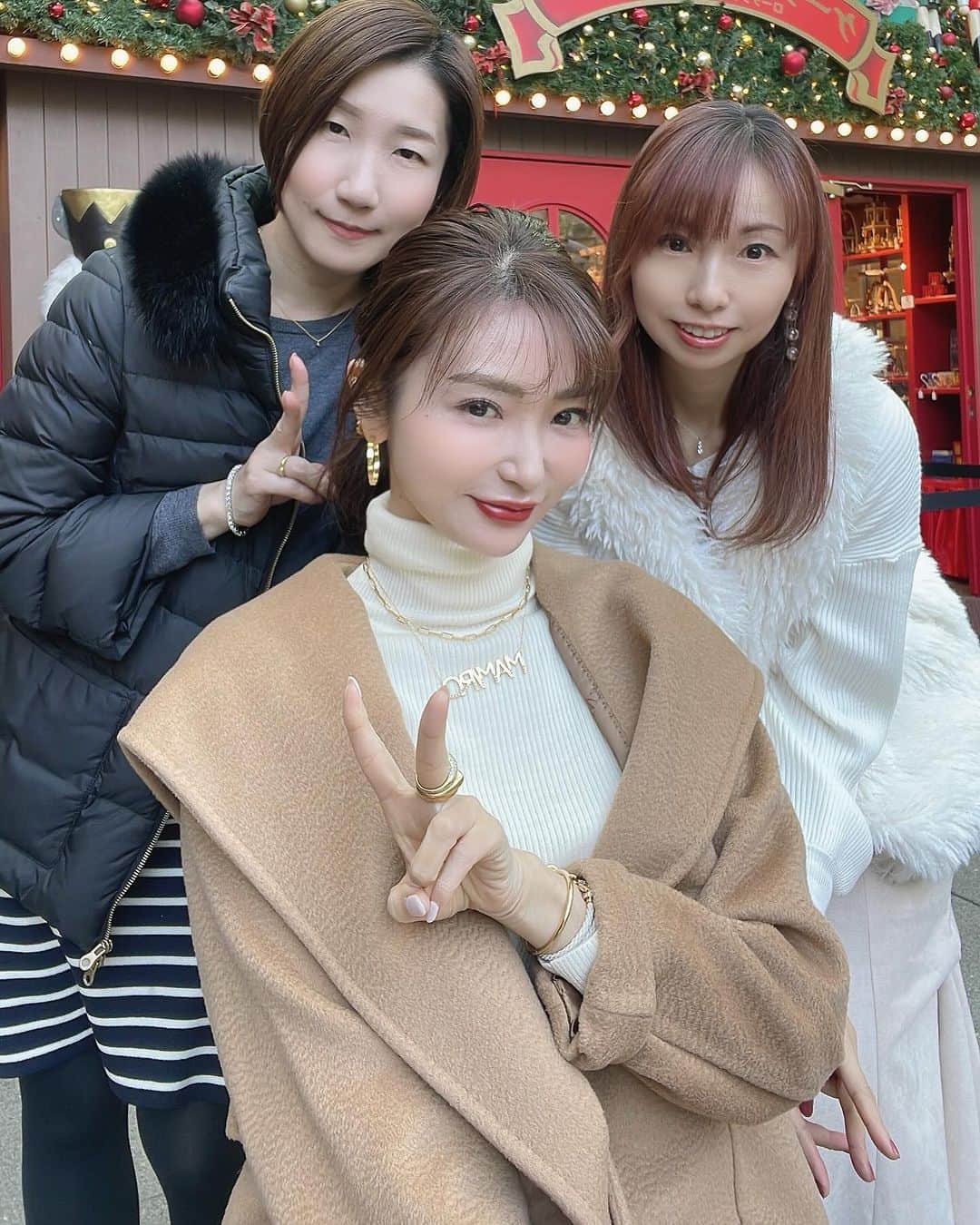 MAMIさんのインスタグラム写真 - (MAMIInstagram)「最も苦手とするジャンル 「朝活」に挑戦♥	 #朝帰りは得意 #午前様も得意  10年来のママ友と。 会員制の話題のカフェを 覗きにモーニング遠足へ👀  @hollandvillage_privatecafe   オーガニック食材で きよしこの朝🔔🎄  サラダ、デザート、 メインのフォーまで とても美味しくて @kuromi774  ありがとう😊  からの。 満ぷくなお腹さすさす しながら六本木ヒルズへ お散歩。  1番華やかな季節で気持ちいい  グリューワインで乾杯して すでに限界おねむ。  朝活からのお散歩で 解散が昼。 夕方までグースカお昼寝した 癒しの1日。  朝活もたまには良いかも♥	  #OFFDay#麻布十番#朝活#朝弱いです#オーガニックカフェ#会員制カフェ#ゆで卵バーキン事件#クリスマスマーケット #六本木ヒルズ #朝の二度寝#昼寝#どっちも気持ちいいな#のび太くん」12月2日 3時18分 - mami_rcj