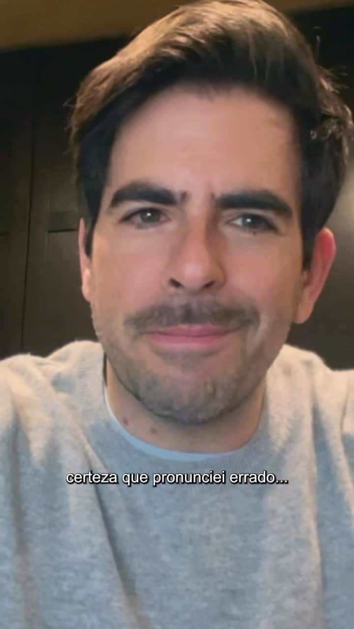 イーライ・ロスのインスタグラム：「Eli Roth falando “Feriado Sangrento” é meu novo vídeo favorito do momento 🥹🫶 Já marca na agenda, porque AMANHÃ teremos o painel exclusivo de #FeriadoSangrento, na #CCXP23 às 19h45! Além da presença do Eli, faremos a primeira EXIBIÇÃO do filme no Brasil! 🇧🇷 Não vai perder né?」