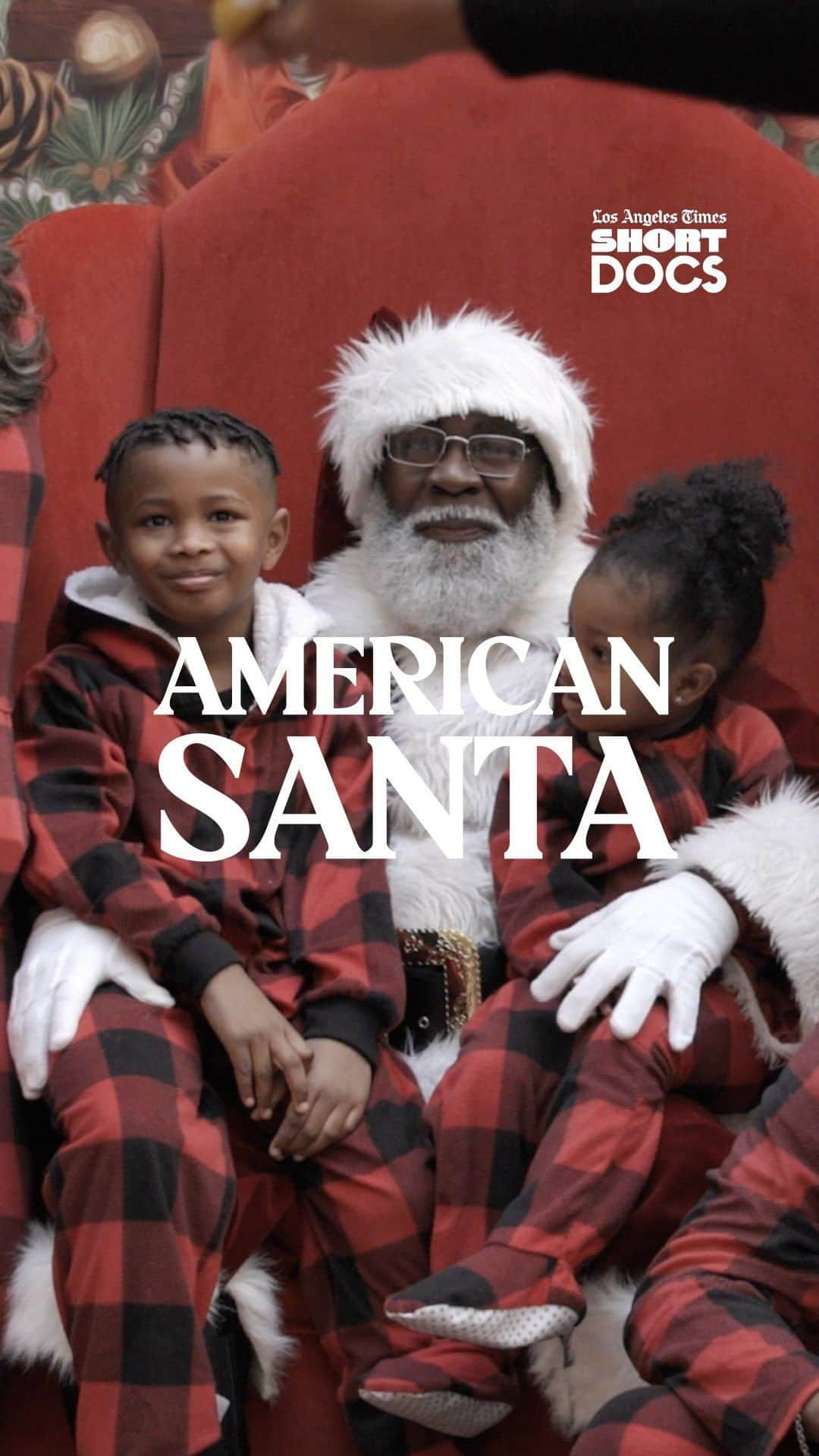 CANON USAのインスタグラム：「Black Santas are local heroes, spreading joy and love to children and families at a bustling mall at Christmastime. But even during the holidays, the shadow of bigotry falls on the season’s true spirit.  Watch “American Santa” now released on @latimes  #ShortDocs, shot exclusively with @canonusa products.   Watch the full documentary from director @avizevweider at the @latimes link in bio.」