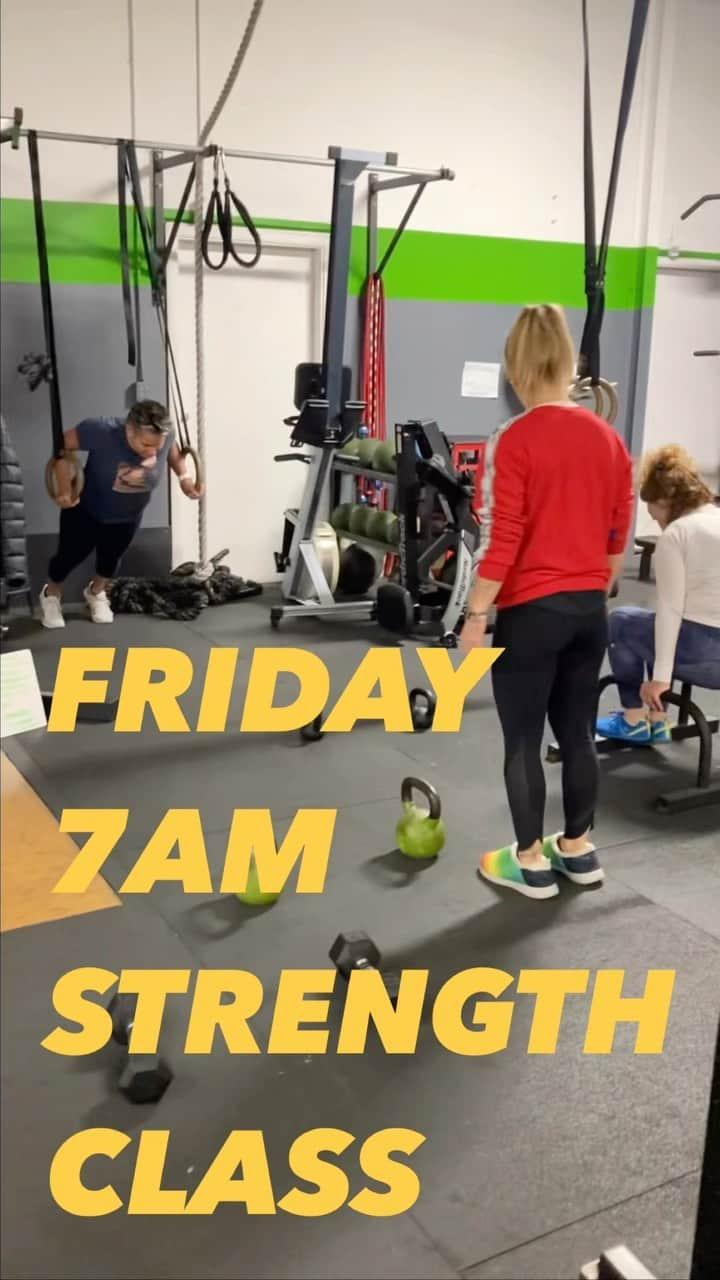 モーガン・キングのインスタグラム：「@santacruzstrength popping off at 7am.   Join us for Strength Class.   Excited to share soon what we’ve got coming up in ‘24!  #strengthandconditioning #fitspo #santacruz #strength #groupclasses」