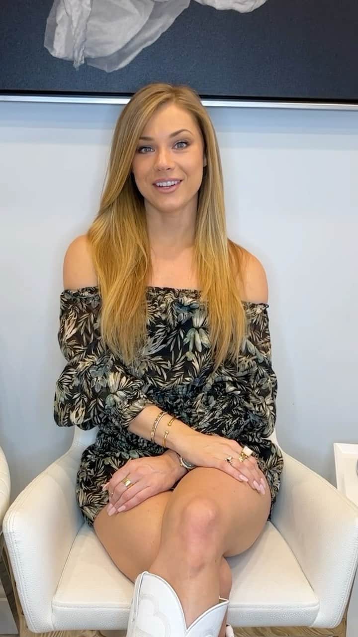 Nikki Leighのインスタグラム：「The gorgeous @missnikkileigh joined us for 3 SCARLET treatments.. Here is what she had to say about her incredible results!! ⭐️  @nursenualla dubbed SCARLET (Microneedling/Radiofrequency) the non-surgical facelift ! And our patients agree! This is the easiest and most effective way to improve skin texture, tighten and sculpt your skin!   Call us to schedule your SCARLET session today!  (310) 273-3344」