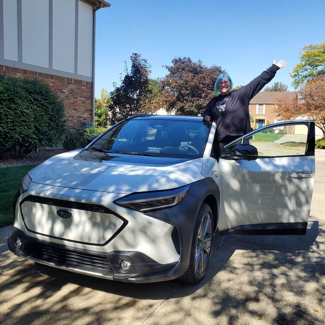 Subaru of Americaのインスタグラム：「Heading into the weekend with a brand new #SubaruSolterra... What's better than that?  (📸: @unseencosplay)」