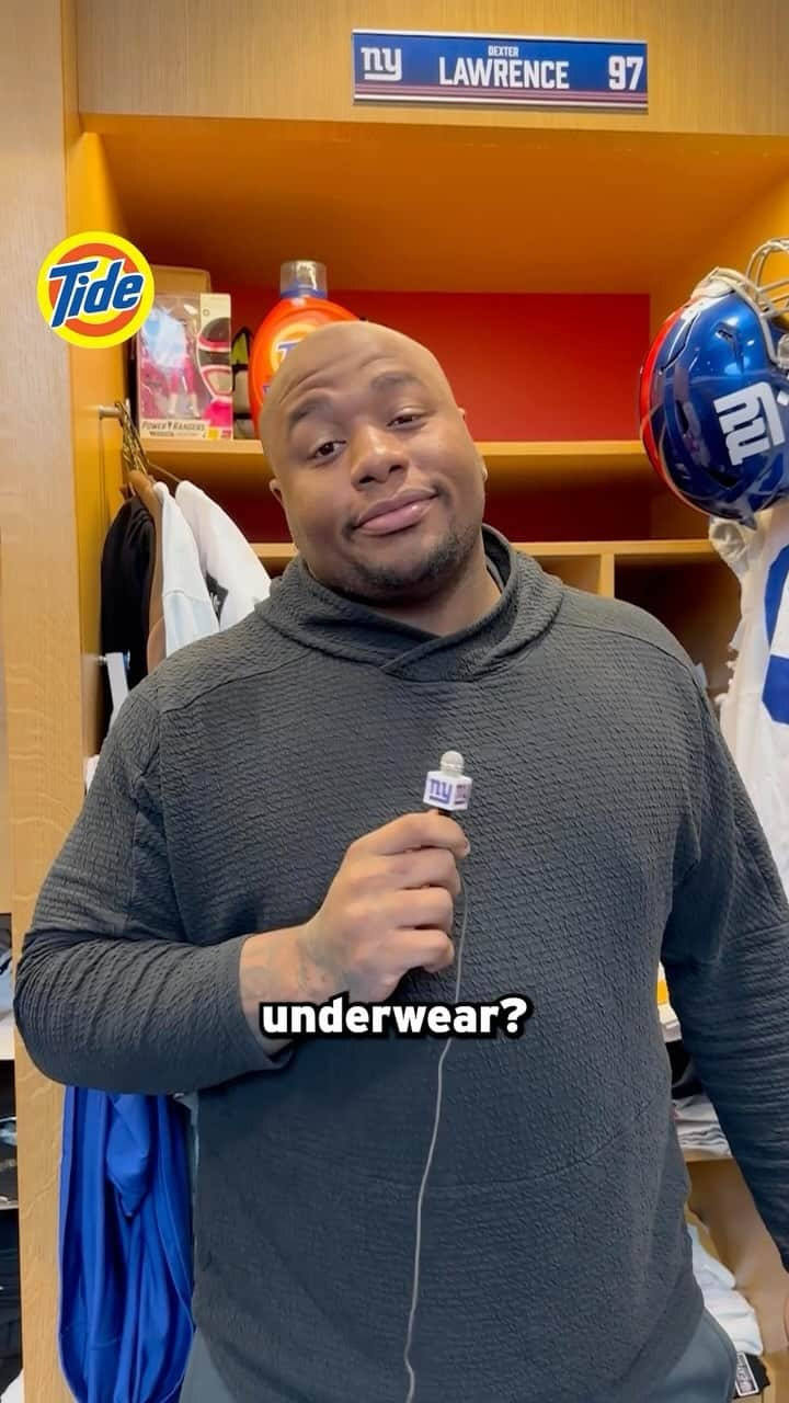 New York Giantsのインスタグラム：「Big Dex on the mini mic 😂 Go buy some @TideLaundry this bye week and say bye to dirty laundry #TidePartner」