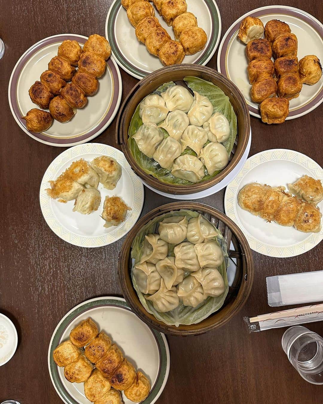 西村麻衣さんのインスタグラム写真 - (西村麻衣Instagram)「金沢の近江市場で海鮮丼！  みんな美味しい美味しい！と大満足でした！  市場の食べ歩きも楽しかった〜  夜は毎年恒例の第7餃子へ！  間違いない！めちゃくちゃ美味しい😋みんなで、100個食べました💯  #LEAD #遠征　#金沢」12月2日 5時38分 - maikey1006