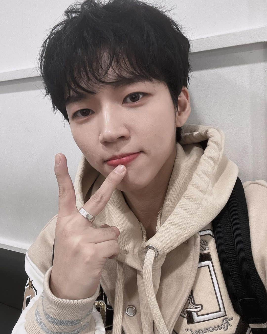 ウヒョン さんのインスタグラム写真 - (ウヒョン Instagram)「#babybaby #musicbank #infinite #woohyun」12月2日 6時05分 - nwh91