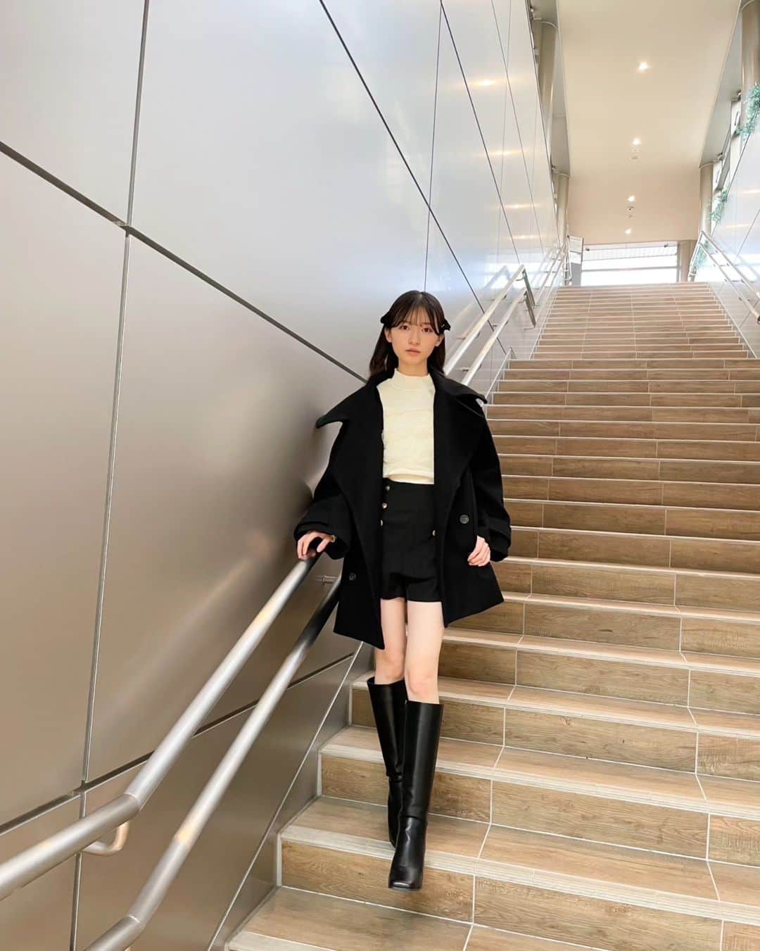 桧山ありすさんのインスタグラム写真 - (桧山ありすInstagram)「前回のリールのコーデ🫶🏻  チュールビスチェはうしろがリボンになっててとっても可愛いんです🤍 いつか後ろ姿も載せます🙌🏻  #桧山ありす #alice #07 #jk #jk1 #fjk #高校生 #コーディネート #chico #リボン #ロングブーツ」12月2日 17時07分 - alice.hiyama