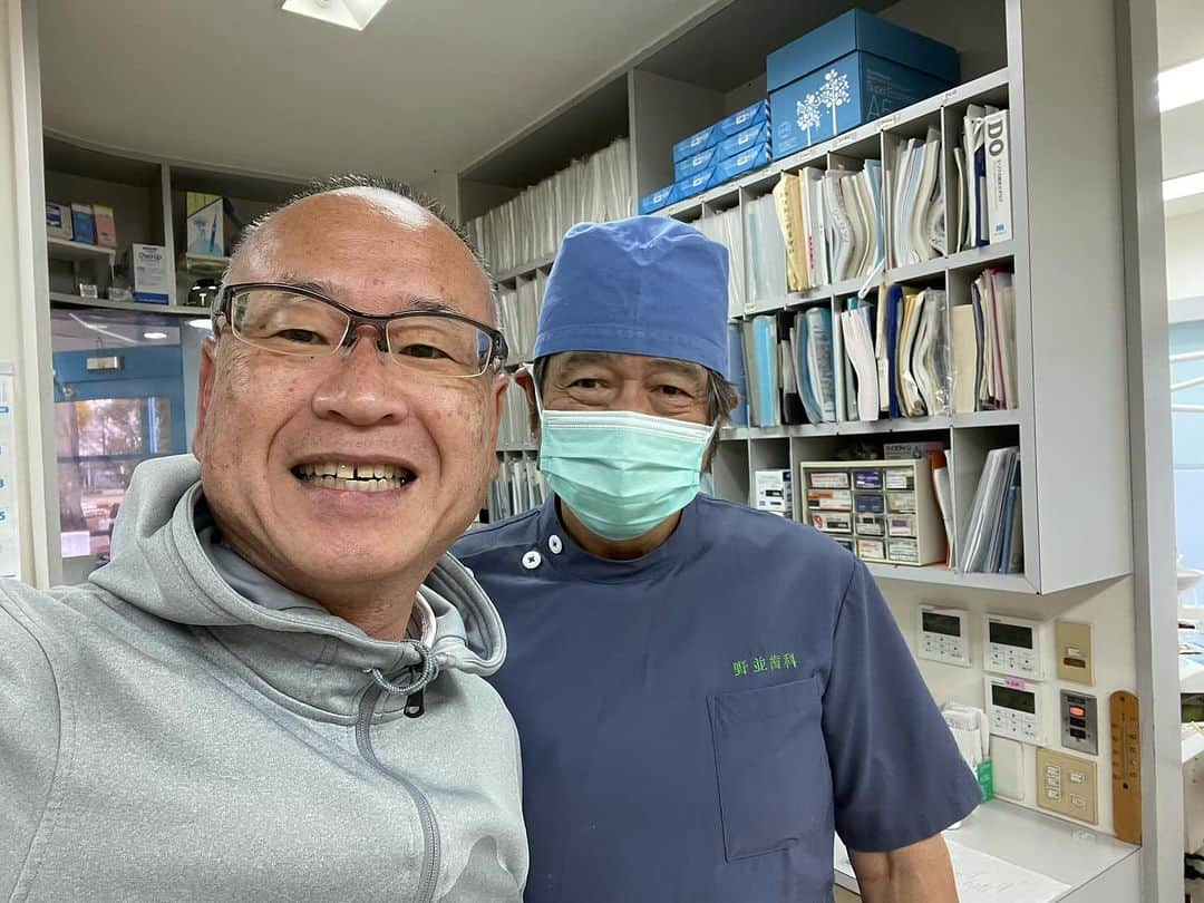 藤崎靖啓さんのインスタグラム写真 - (藤崎靖啓Instagram)「歯の主治医です🦷30年以上診ていただいています😁この日は年に2回の定期検診🧐  #野並歯科 #歯の定期検診 #藤ちゃん #藤崎靖啓 #フリーアナウンサー」12月2日 15時43分 - yas_fujisaki