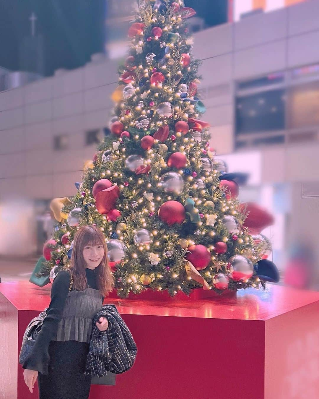 東村芽依さんのインスタグラム写真 - (東村芽依Instagram)「. 12月🎄 #日向坂46#東村芽依#meigram」12月2日 15時53分 - mei.higashimura