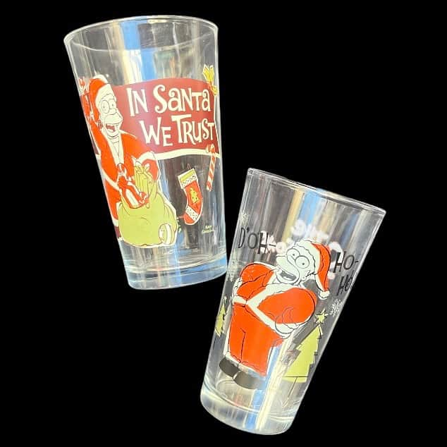 おもちゃやSPIRALのインスタグラム：「2010年　The Simpsons Christmas glass 🫧💡入荷しました！！  homerのサンタの柄がとっても可愛いです❤️」