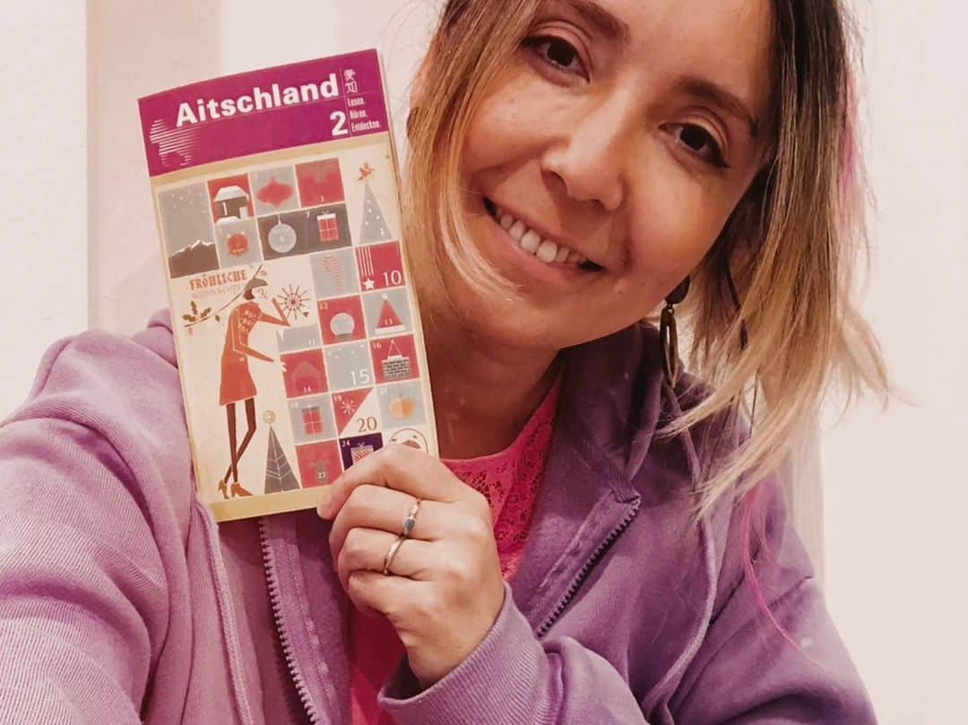 イレーネさんのインスタグラム写真 - (イレーネInstagram)「Aitschland 2が届いた瞬間だよ！ 感無量です🥹 「アイチの冬」をテーマに、ライターには今回もわたしと @rocca39_myao 、さらにゲストに @maika_utsugi を迎えて私たちが見てきた冬を描きました  音声もさまざま！ミックスルーツの @vitor_sato_ @lena_avocadoboys  番組ディレクターのゆうじにも参加してもらい、多文化なアイチの日常についても語ってもらいました。  さらに今回わたし歌っちゃいました🤣  ぜひプロフィールのリンクからゲットしてね」12月2日 16時04分 - irenedewald