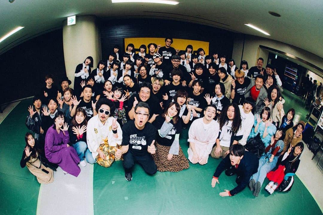 阿部真央のインスタグラム：「2023.11.26 (Sun) 802 RADIO MASTERS 15th Anniversary LIVE～GO! HAPPY GO!～ @大阪城ホール  🫶  撮影：日吉"JP"純平/ヨシモリユウナ  @djhirotonakajima  @rekishi_ekechang  @suga_shikao  @sukimaswitch_official  @kreva_drk_dj908  @kaela_official  @hata_motohiro_official  @flumpoolofficial  @okazaki_taiiku  @kyuso_official  @umedacypher_official  @avantgardey_  @hama_okamoto  @guita_rei  @talebsbass  @okamoto_keisuke  @fm802_pr」