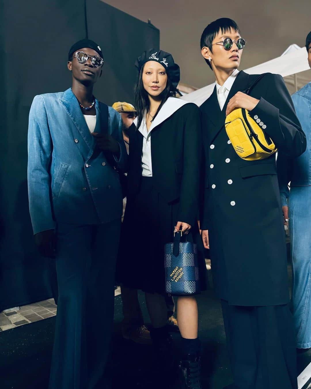 パク ・スジュさんのインスタグラム写真 - (パク ・スジュInstagram)「@louisvuitton mens prefall ‘24 @pharrell 🇭🇰 💙 Sometimes you just know that things will fall into place. Big love to P & Penni & the fam who made it happen! 🪼💫🌏 Styling @henson  Makeup @patmcgrathreal  Hair @karimbelghiran  Nails @nailglam Casting @bitton @twodadstwokids  @pennithow  @ttmakarova  @bielparklee  @fedtan  @places_and_spaces  @earlgreyj   @elitenyc @imgmodels @stormmodels @esteemmodels」12月2日 16時13分 - soojoo