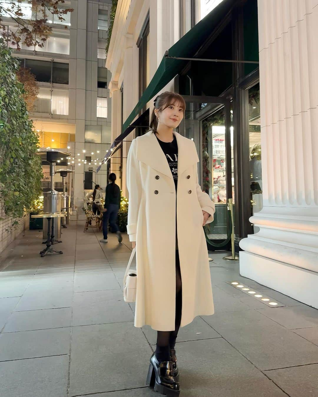 黒田莉来さんのインスタグラム写真 - (黒田莉来Instagram)「🧥❄️♡  大きな襟と綺麗なシルエットがお気に入りの @proportionbodydressing のコート。 小顔効果も抜群なのです…🐻‍❄️  #pr#proportionbodydressing #プロポーションボディードレッシング #プロポ #PBD#表参道カフェ#ralphscoffee」12月2日 16時14分 - kuroda_tomatochan