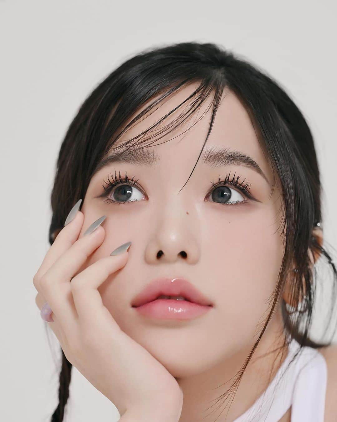 ホン・ヨンギのインスタグラム：「영 시미시미렌즈 d-2 ❤️‍🔥 #seoulinmyeyes」