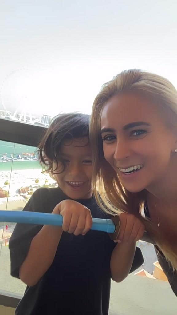 MALIAのインスタグラム：「Dubaiから土曜日おはよう🌞」