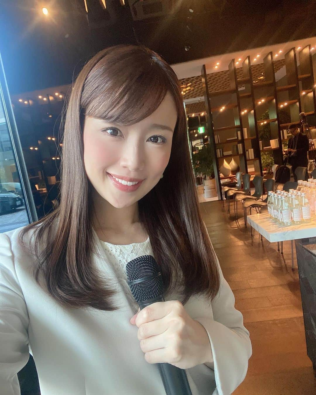 道岡桃子さんのインスタグラム写真 - (道岡桃子Instagram)「メーカーさんの新商品発表会の司会‼️  記者会見は難しいですが、  やりがいがあります🎤  冬はイベントや式典が増えますね💕  ご依頼もDMか↓でお待ちしてます😊✨ ✉️ momoko2100@gmail.com   この会場やゲスト様もフリーになってから  何度もお世話になっていて、  ずっとご縁が続いていることに感謝です✨  #フリーアナウンサー  #アナウンサー #女子アナ  #司会 #司会者 #司会者募集  #記者会見 #発表会」12月2日 16時44分 - momoko_ana