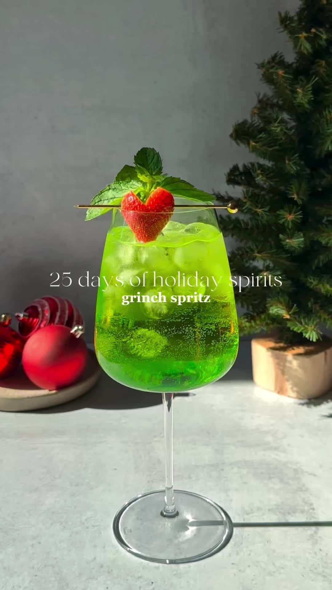 Public Desireのインスタグラム：「GRINCH SPRITZ 💚🍸 @thats.thespirits providing unreal cocktail inspo, it’s calling for a cocktail party with the girls ✨」