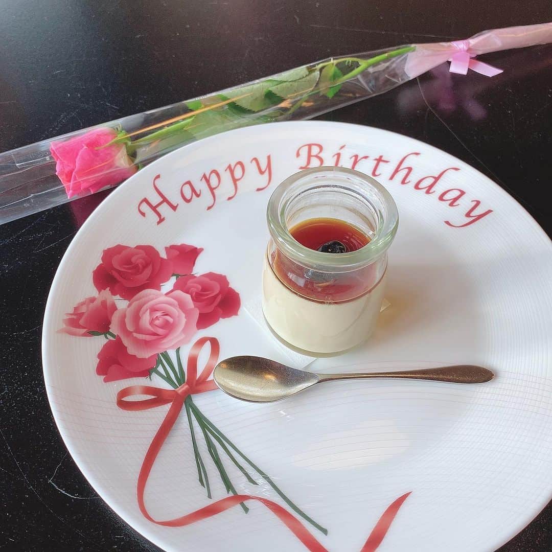 三浦泉さんのインスタグラム写真 - (三浦泉Instagram)「*♪¸¸.•*¨･:*ೄ·*♪¸¸.•*¨･:*ೄ*♪¸¸.•*¨･:*ೄ··*♪¸¸.•  　昨日伺った とうふ屋うかいさんのお花 @ukaishiba  とてもきれいでした。💐  　お食事も美味しくてまた再訪したいです💕💕  *♪¸¸.•*¨･:*ೄ·*♪¸¸.•*¨･:*ೄ*♪¸¸.•*¨･:*ೄ··*♪¸¸.•  #お花 #パワースポット #izumiのお花めぐり #いずみーるのお花めぐり #イズミールのお花めぐり #izumiのお花めぐり」12月2日 8時28分 - princessizu1201