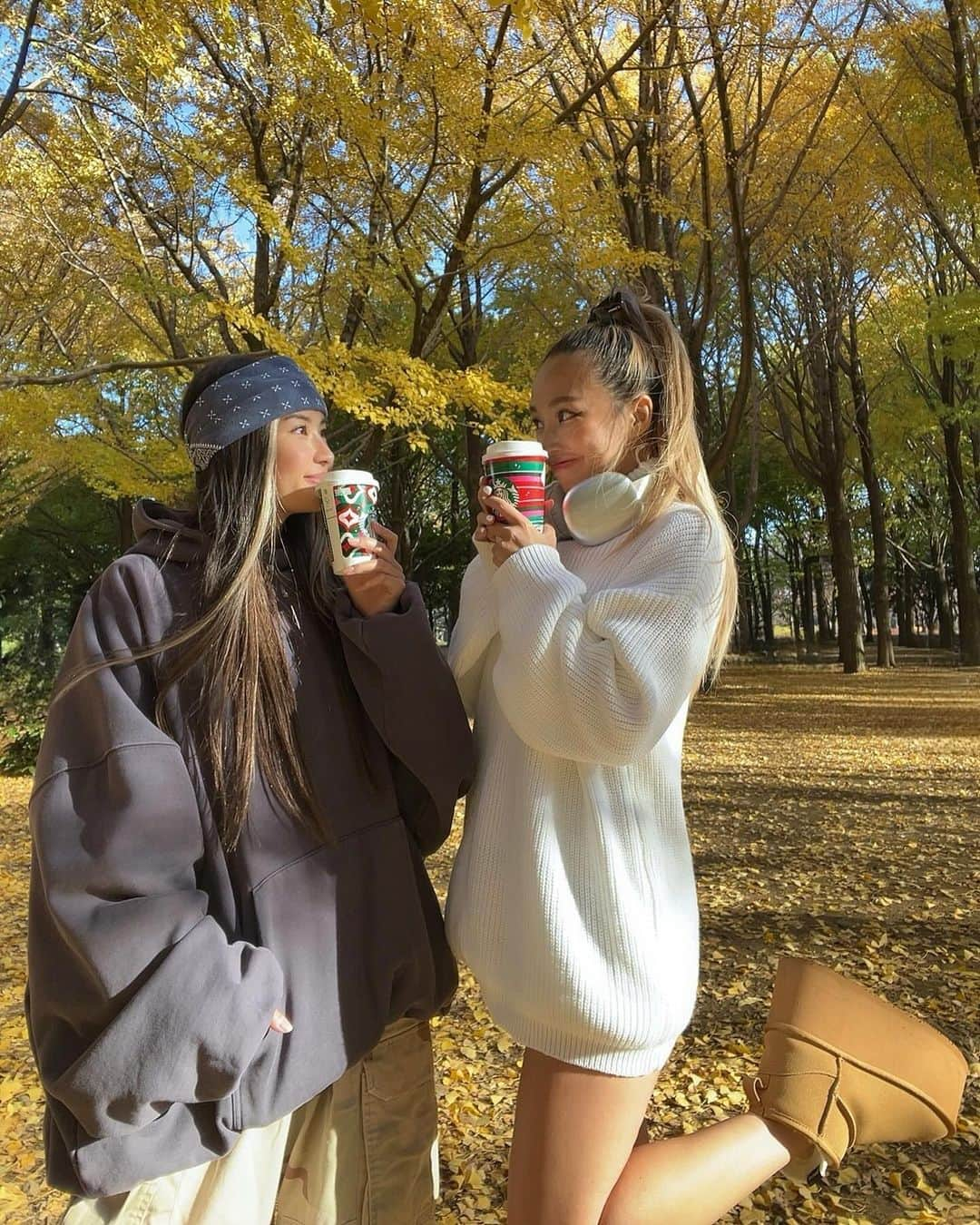 ユミ さんのインスタグラム写真 - (ユミ Instagram)「Hello! December!🍁❄🤍🫱🏻‍🫲🏼❤️  Beauties show up in each season🇯🇵🙌🏼🫶🏼  #autumn#winter#december  #holidayseason#holidaystyles  #fourseasons#Japan#Tokyo#bestie  #bestiegoals#autumnleaves#nature #naturelovers#lifestyle#yellowcarpet」12月2日 9時02分 - yuminchu1029