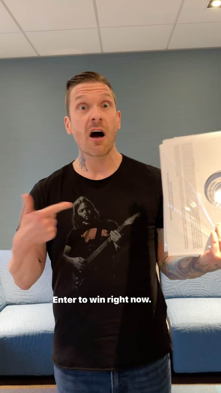 Shinedownのインスタグラム：「We’re stoked to be pressing ‘Somewhere in the Stratosphere’ on vinyl for the first time releasing in just ONE WEEK!  So when we got the test pressings in-house we thought what better way to celebrate than to give you a chance to win them... 🎉  After you enter the contest (🔗 in bio), you can play a matching game that unlocks video content from ‘Somewhere in the Stratosphere’ Live DVD!  GOOD LUCK! 🤘  [*Game is open worldwide to unlock exclusive live concert footage. Sweeps is US Only due to legal reasons]」