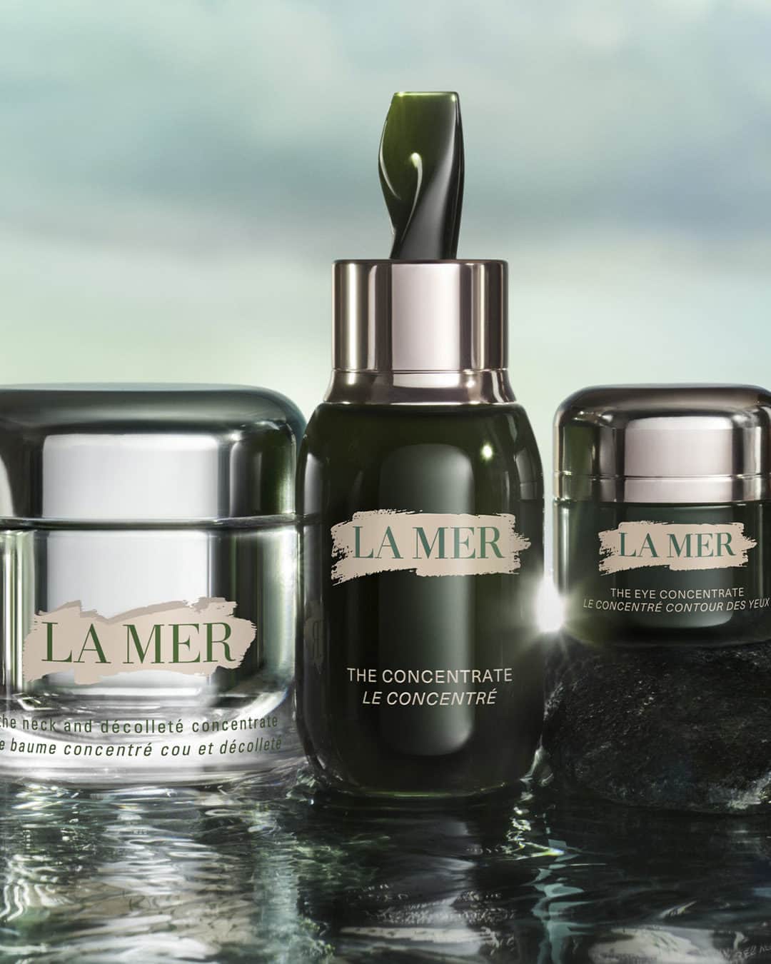 ドゥラメールのインスタグラム：「What sets our trio of concentrated treatments apart? Concentrated Miracle Broth™. This ultra-potent form of our original powerhouse fermentation gives skin the energy it needs to renew itself. With just a touch, skin is transported to an ideal state of rest and repair.  #LaMer #LaMerSkincare #LaMerConcentrate #LaMerEyeConcentrate #LaMerNeckDecConcentrate」