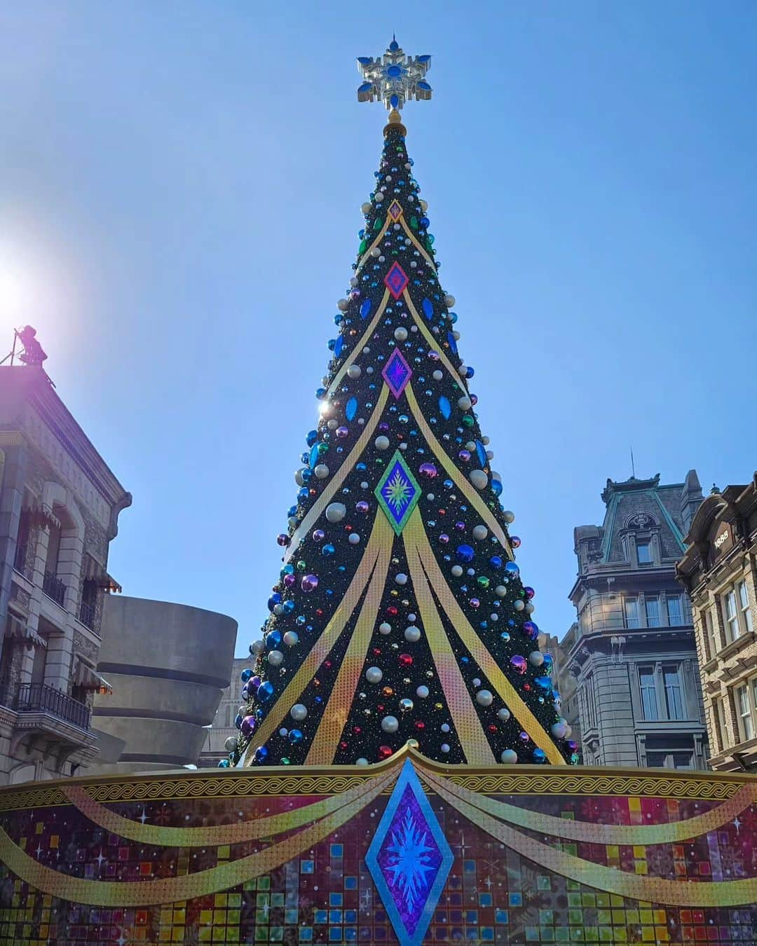 八つ橋てまりさんのインスタグラム写真 - (八つ橋てまりInstagram)「USJ✨  苦手だったのに、めちゃくちゃ楽しくて、また行きたいって思えた🎵  これも、みーんなのお陰さま✨  子供達のパワーってすげー😍  またみんなで行こうね❤️  マリオやっと入れた✨ 感動だったけど、被るやつが頭に合ってなくて笑った😂  ほーんとに楽しかった～✨  #usj #ミニオン #マリオ #大阪旅行 #神戸旅行 #楽しみ過ぎた #最高時間  #歩くパワースポット  #八ツ橋てまり」12月2日 9時45分 - temari.odebu