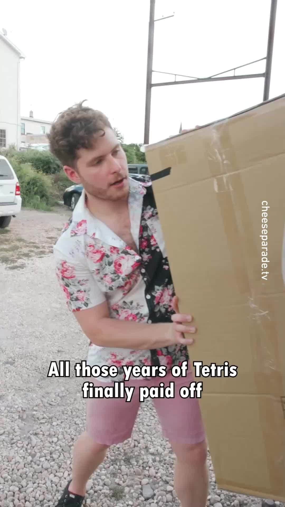のインスタグラム：「hate it when it happens 📹 @cheeseparade.tv  - #tetris  #9gag」