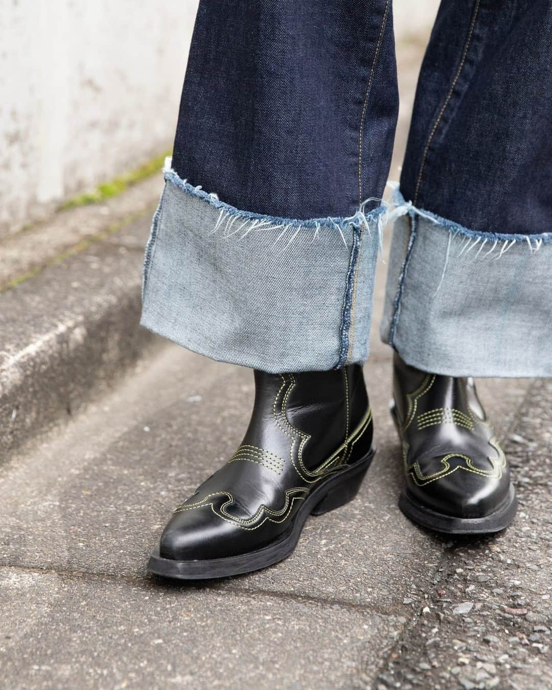 Fashionsnap.comさんのインスタグラム写真 - (Fashionsnap.comInstagram)「Name: 晶⁠ Age: 26⁠ Occupation: モデル⁠ ⁠ Tops #TELOPLAN⁠ Pants #MECRE⁠ Bag #Elleme⁠ Shoes #GANNI⁠ ⁠ Photo by @onokoro0710⁠ ⁠ #スナップ_fs #fashionsnap #fashionsnap_women」12月2日 10時00分 - fashionsnapcom