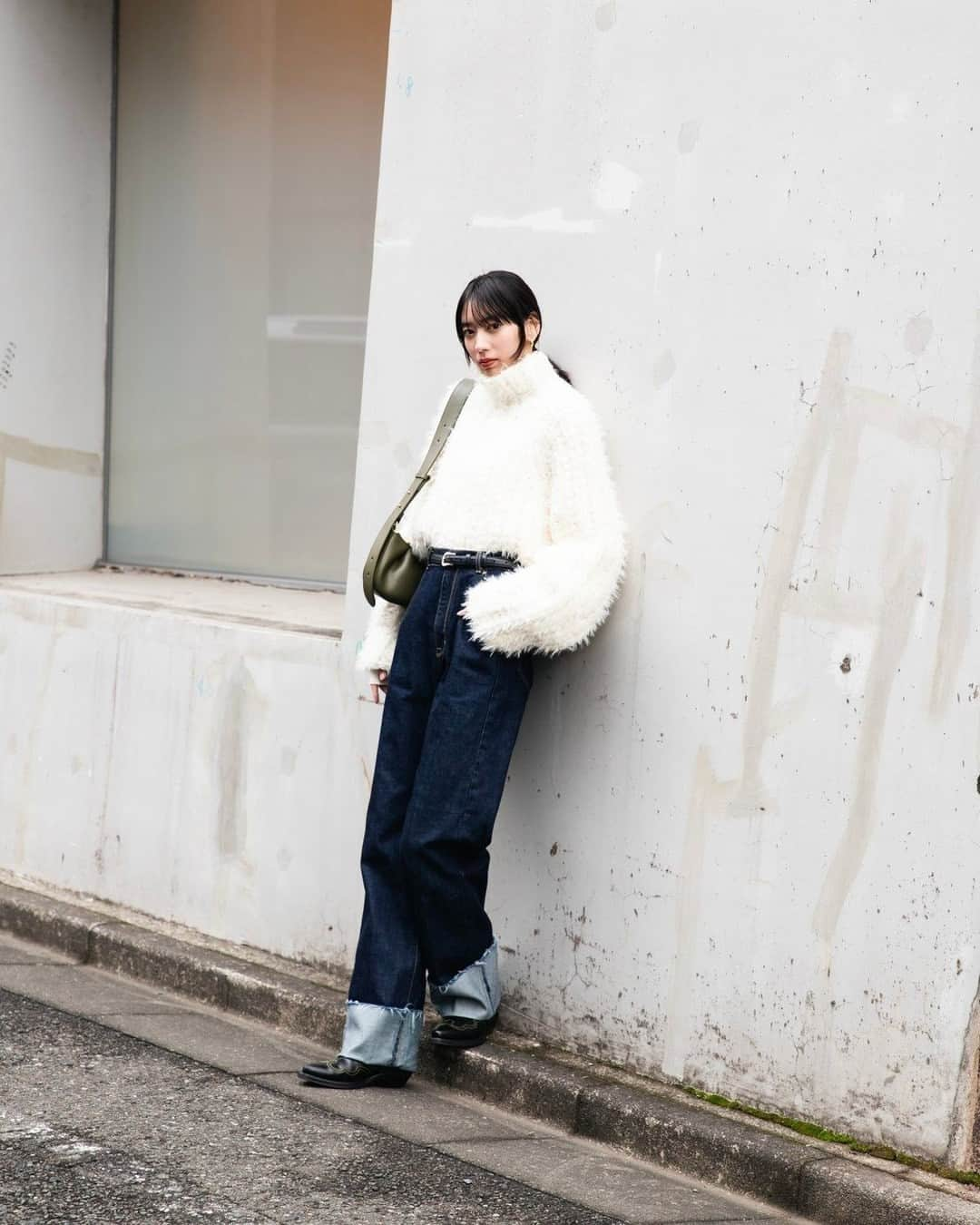 Fashionsnap.comのインスタグラム：「Name: 晶⁠ Age: 26⁠ Occupation: モデル⁠ ⁠ Tops #TELOPLAN⁠ Pants #MECRE⁠ Bag #Elleme⁠ Shoes #GANNI⁠ ⁠ Photo by @onokoro0710⁠ ⁠ #スナップ_fs #fashionsnap #fashionsnap_women」