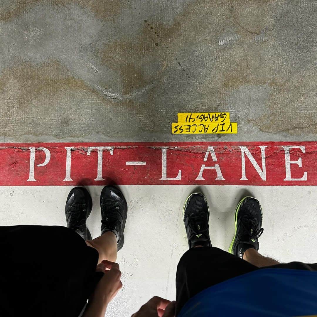 ラター・ポーガームのインスタグラム：「Been there, Done that 😉 #adidasrunnersbangkok」