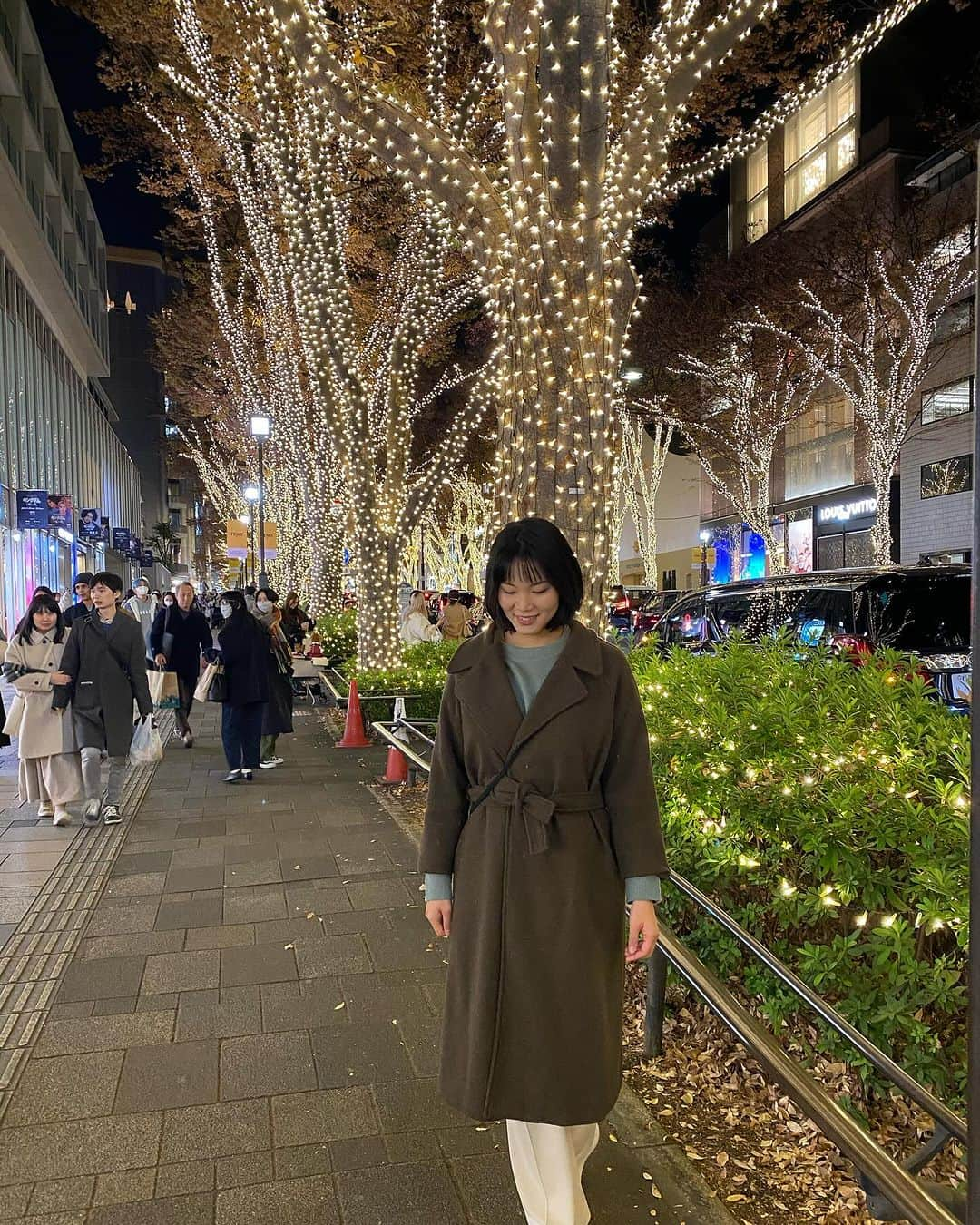 内田有理さんのインスタグラム写真 - (内田有理Instagram)「表参道のイルミネーション見て来たよ🎄✨🌟 点灯式当日とは知らず、笑  #表参道イルミネーション2023 #表参道イルミネーション」12月2日 10時10分 - yuriuchida1018