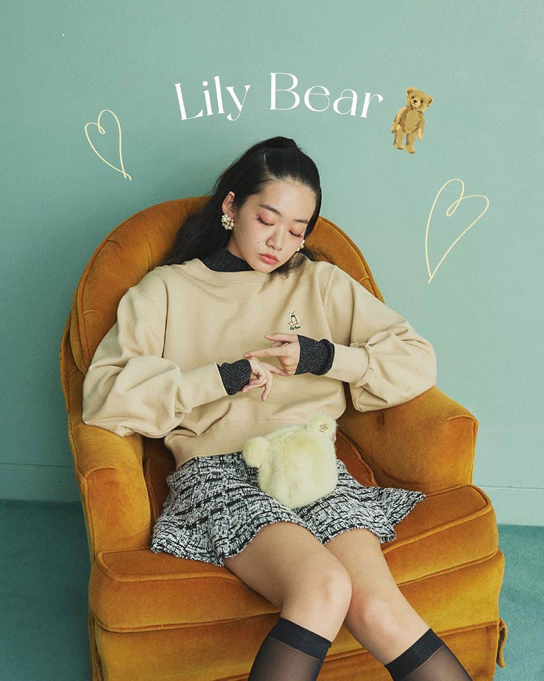 Lily Brownさんのインスタグラム写真 - (Lily BrownInstagram)「.  Happy Lily Bear’s Day！ 人気のリリーベアスウェットに新色が登場🧸♡  Lily Bearスウェット price ¥10,450（tax in） color BEG,RED size フリー  ・全国直営店舗 ・オフィシャルオンラインストア ・MASH STORE  ・USAGI ONLINE にて好評発売中♡  #lilybrown #リリーブラウン #vintage #vintagefeature #wintercollection #店頭入荷中 #LilyBear #リリーベア」12月2日 10時19分 - lily_brown_official