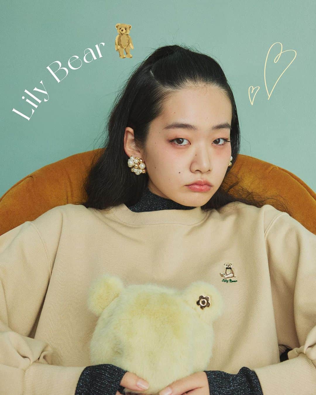 Lily Brownさんのインスタグラム写真 - (Lily BrownInstagram)「.  Happy Lily Bear’s Day！ 人気のリリーベアスウェットに新色が登場🧸♡  Lily Bearスウェット price ¥10,450（tax in） color BEG,RED size フリー  ・全国直営店舗 ・オフィシャルオンラインストア ・MASH STORE  ・USAGI ONLINE にて好評発売中♡  #lilybrown #リリーブラウン #vintage #vintagefeature #wintercollection #店頭入荷中 #LilyBear #リリーベア」12月2日 10時19分 - lily_brown_official