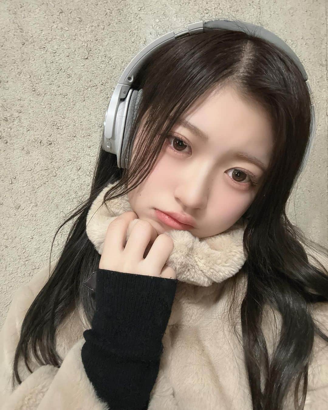 石原さきのインスタグラム：「おはーーー  寒すぎてこの顔だた」