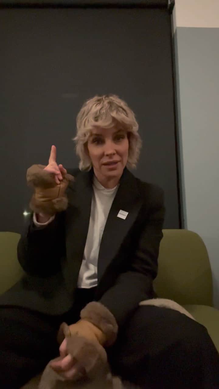 エヴァンジェリン・リリーのインスタグラム：「Tap the link in my bio for more info on this very important cause. 🙏🏼❤️‍🩹」