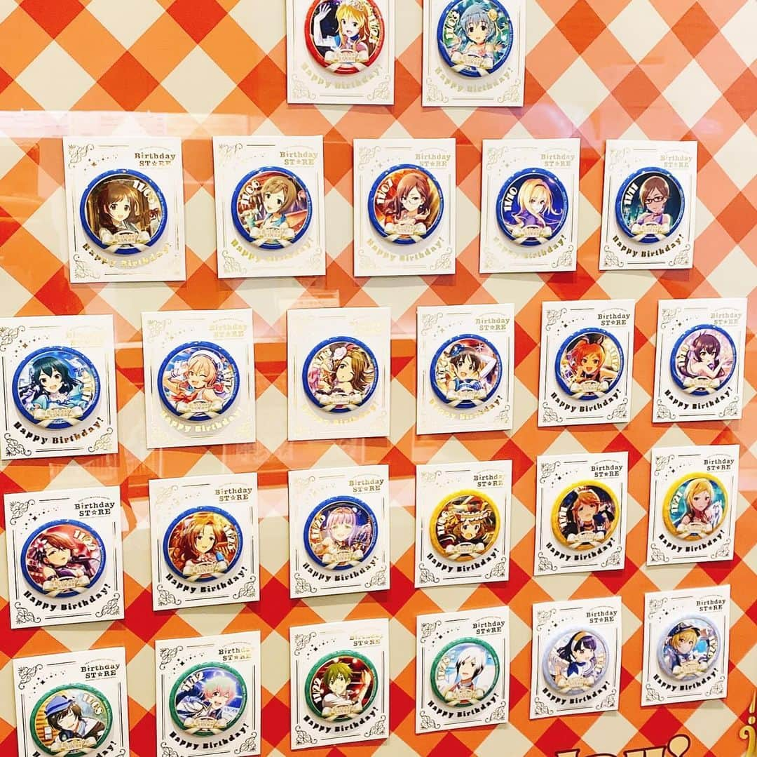 佳村はるかさんのインスタグラム写真 - (佳村はるかInstagram)「THE IDOLM@STER SERIES Birthday STORE に行ってきましたー！！  １年を通してアイドルのお誕生日をお祝いしているストアです。  美嘉と同じ１１月がお誕生日の百瀬 莉緒さんCVの立花子ちゃんと行ってきました  立花子ちゃんといっぱい話せてめちゃくちゃ癒され楽しかったーーー◡̈♥︎  １２月もおいしそうなメニューいっぱいだったので行ってみてねー！」12月2日 10時37分 - haruka.lu2