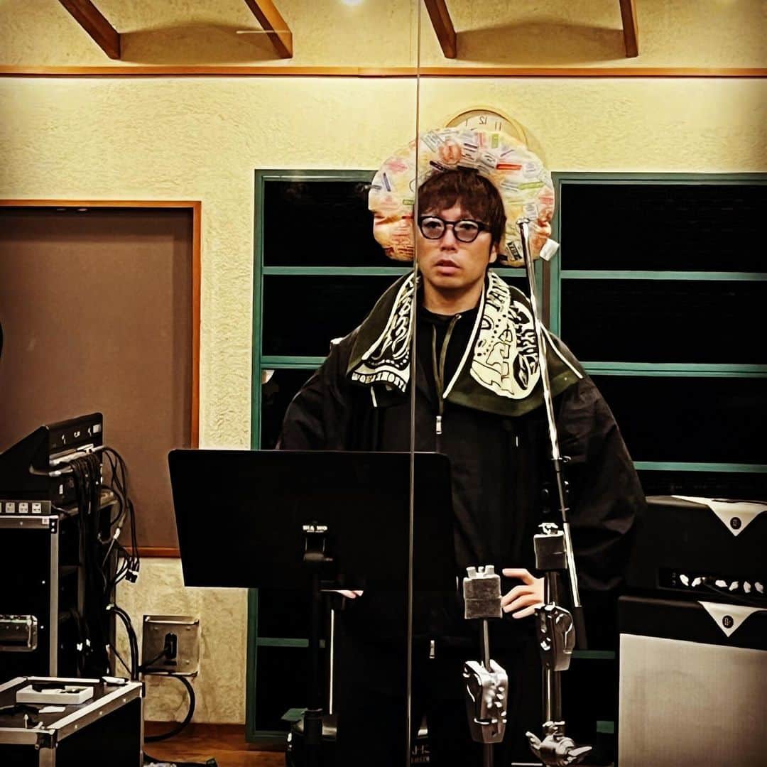 高橋優さんのインスタグラム写真 - (高橋優Instagram)「#ぴんしょうつあー 各々しっくりくる使い方でどうぞ！ 47スタンプ『ネックピロー』  『ネックピロー』 『ネックピロー』 『ネックピロー』」12月2日 10時47分 - takahashiyu_official1226