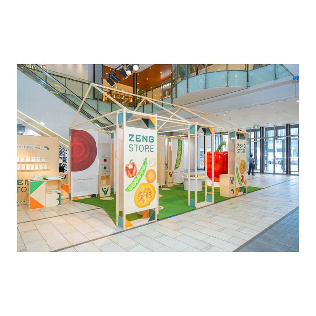 鈴木あすなのインスタグラム：「...  ZENB STORE @lachic_nagoya  イベント出演のお知らせ📢💕  私も大好きな @zenb_japan  が名古屋ラシックにてポップアップストアをOPEN♡  なんと光栄なことに @zenb_japan さんからお声がけいただき、 12/6(水)に料理ライブをさせていただく事になりました！  ZENBヌードルを使った超超簡単で美味しくて身体にも地球にも優しいお料理を2品作りますよ♡  参加無料なのでラシックにお買い物ついでに是非遊びに来てくださーい💓 お教室以外にみんなに会える場所がなかなかないからとても楽しみにしております♡  普段はオンラインでしか買えない商品が、直接味見できたり購入出来るみたいで私も楽しみ〜！  ↓以下詳細です♡  —Event Information—  ●12月6日(水)　 12:00~12:30と14:00~14:30  の2ステージ  愛知県出身で管理栄養士／家庭料理研究家の鈴木あすなさんが ZENBヌードル丸麺を使ってデモンストレーション形式での料理ライブを実施します🧑🏻‍🍳  ZENBの調理のコツ、料理を美味しくするポイント、味付けのポイント、環境配慮への想い等、お話いただく予定です🌏  料理ライブ後には、ご参加いただいた皆様にご試食をご用意しておりますので お気軽にご参加ください🥕  たぶん私は11：30〜15：00くらいまで店頭にいると思います♡ 皆様にお会いできる事楽しみにしていますね〜❣️」